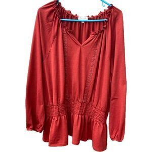 Full Circle trends 3X peasant style top.